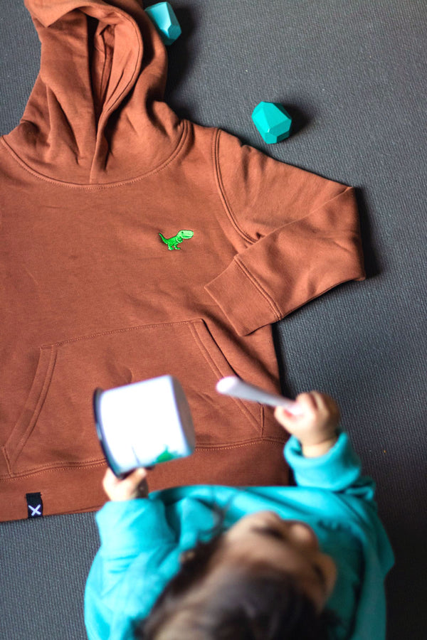 Tiry Unisex Dino Hoodie Kinder Karamell